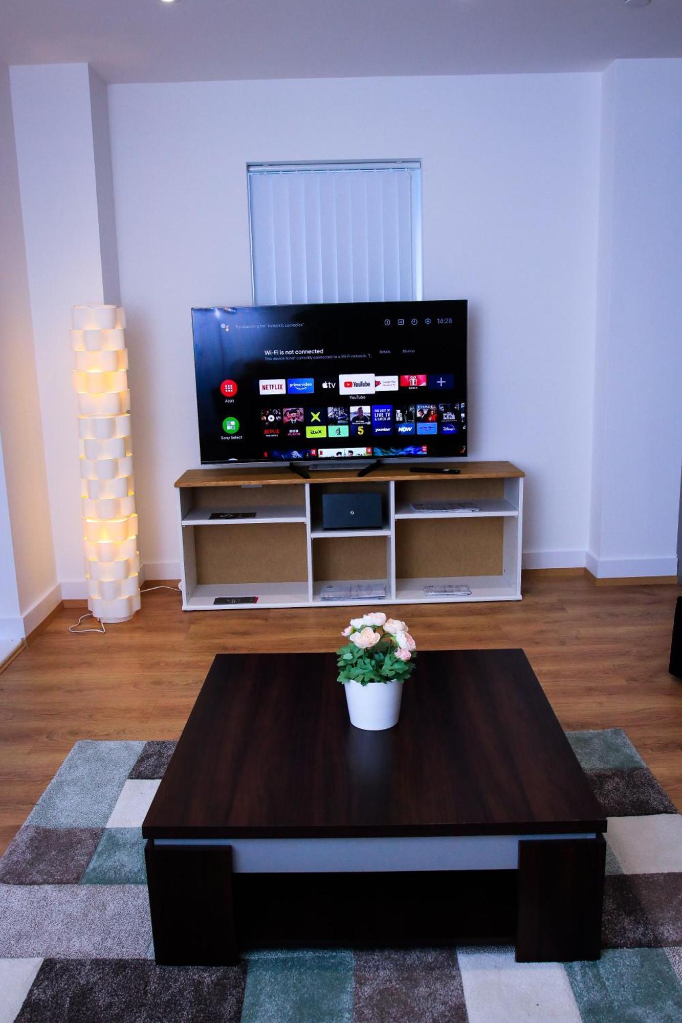 לונדון Fezza Luxury Apartment מראה חיצוני תמונה